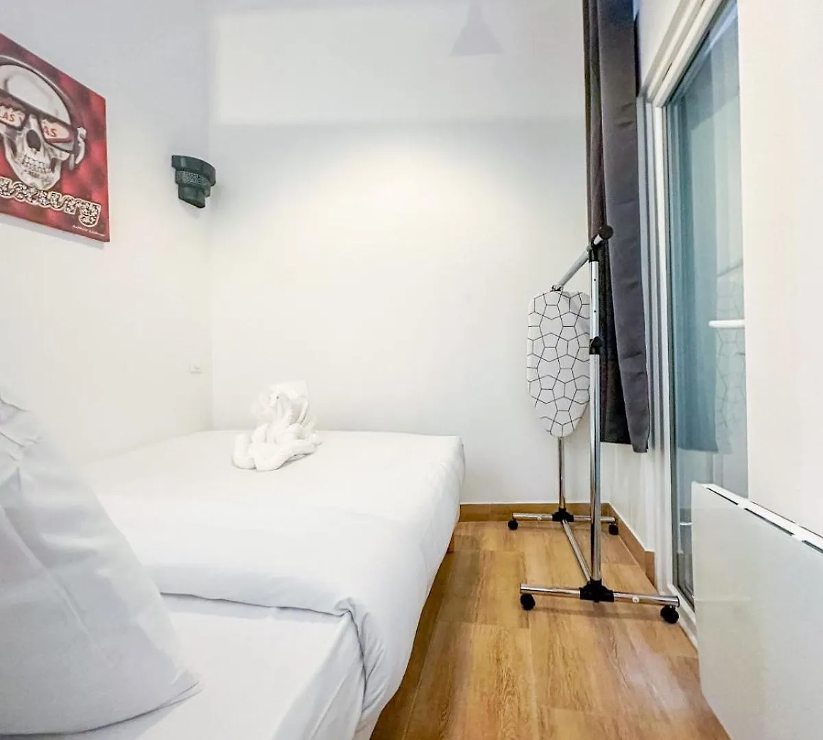 Marais - Canal St Martin 20M2 Paris France